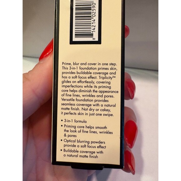 Kristofer Buckle Triplicity Perfecting Foundation Stick - LIGHT - Picture 5 of 6